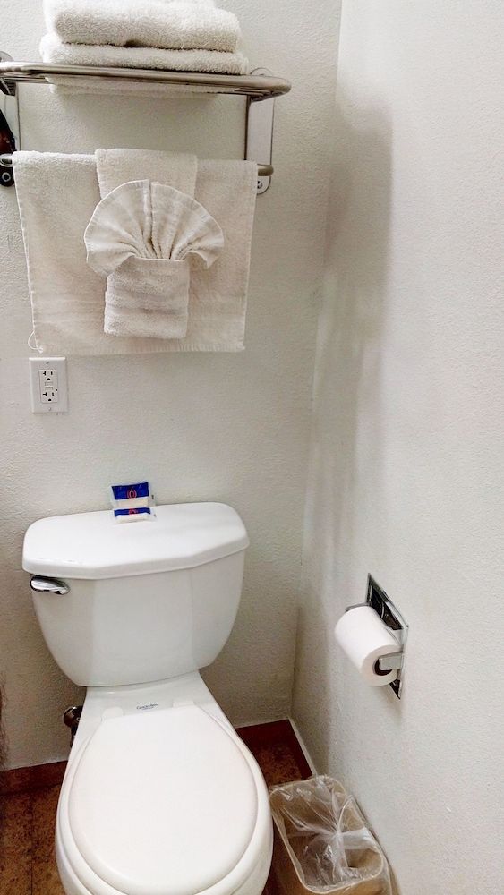 Motel6 Blythe, CA - South 16/71