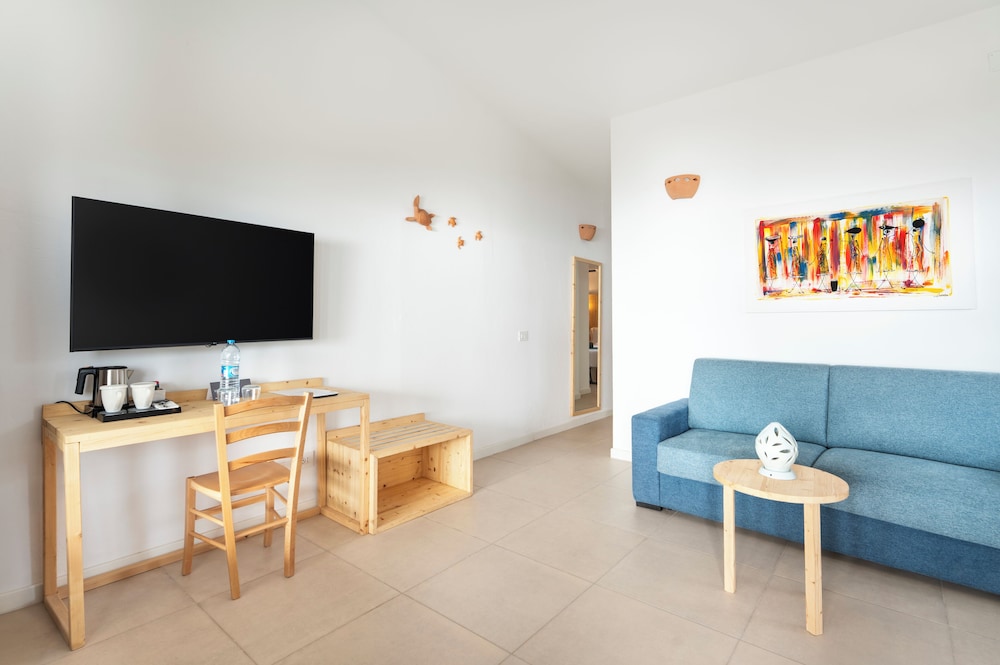 Ahg Marine Club Beach Resort 36/60