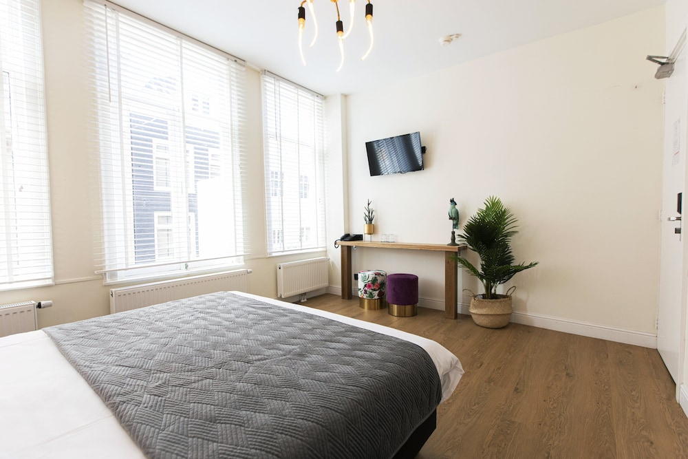 LUXURY, DOUBLE BED