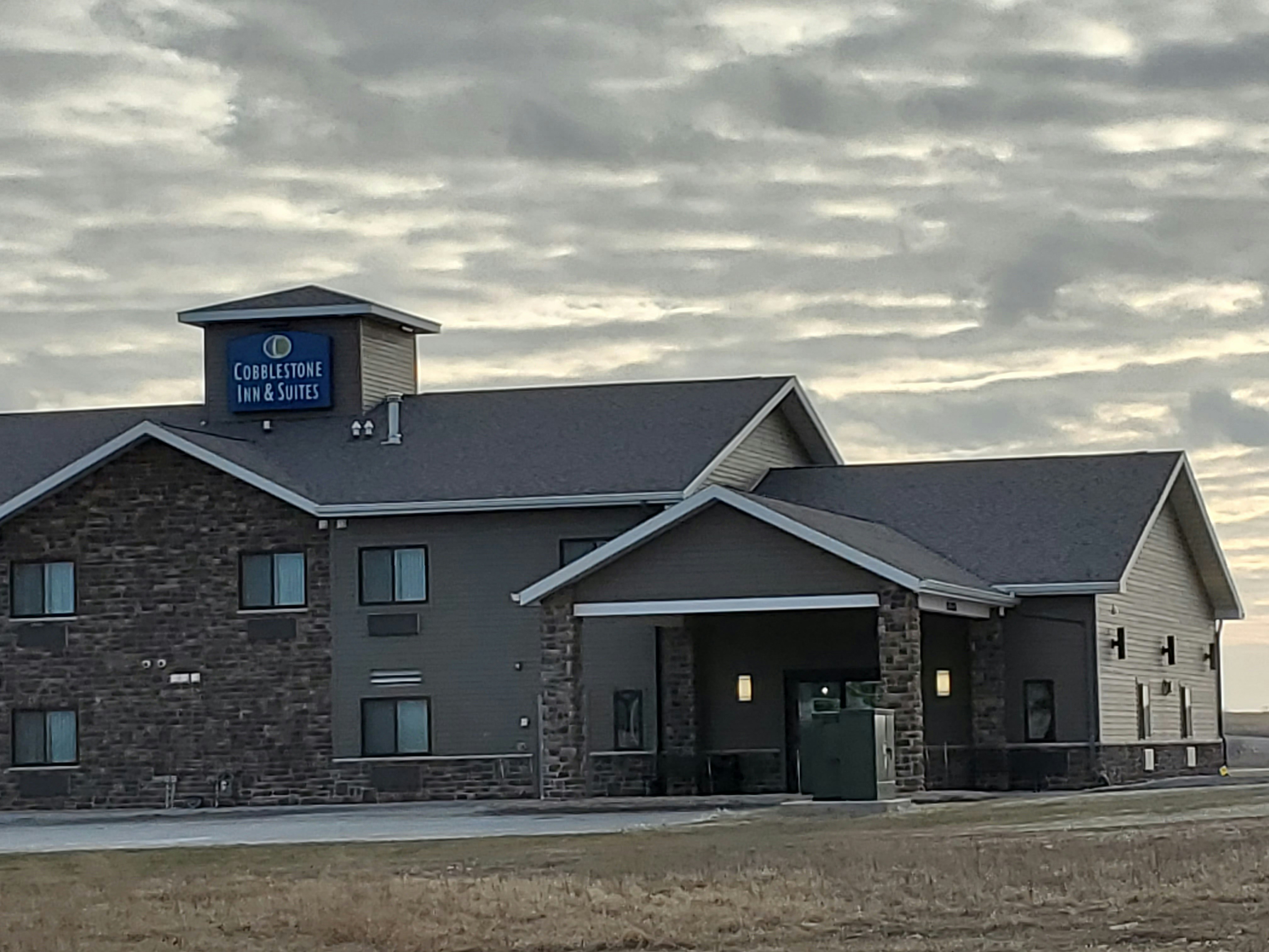 Cobblestone Inn & Suites Manchester 1/17