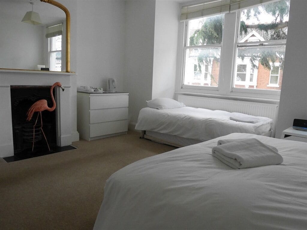 Standard, Triple, 1 Double and 1 Single Bed, Kew Rooms 2/7