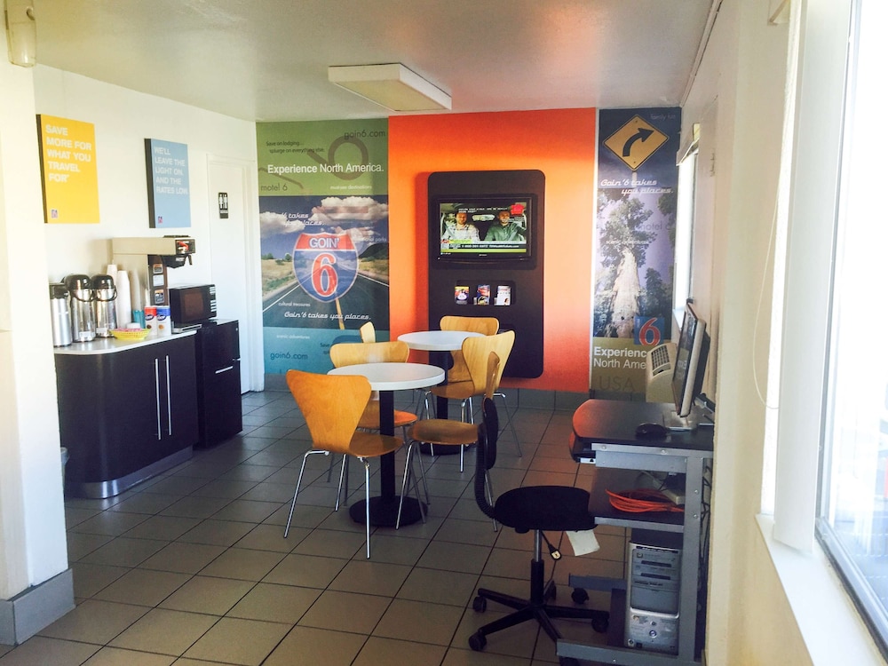 Motel6 Amarillo, TX - West 28/35
