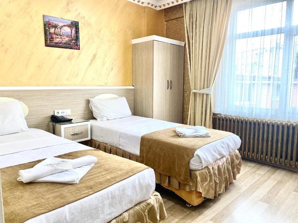 GRAND ORAL HOTEL 29/50