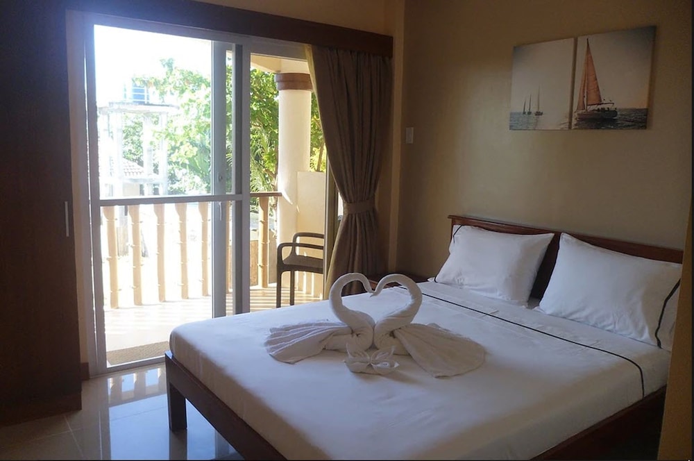 Malapascua Starlight Resort 4/27