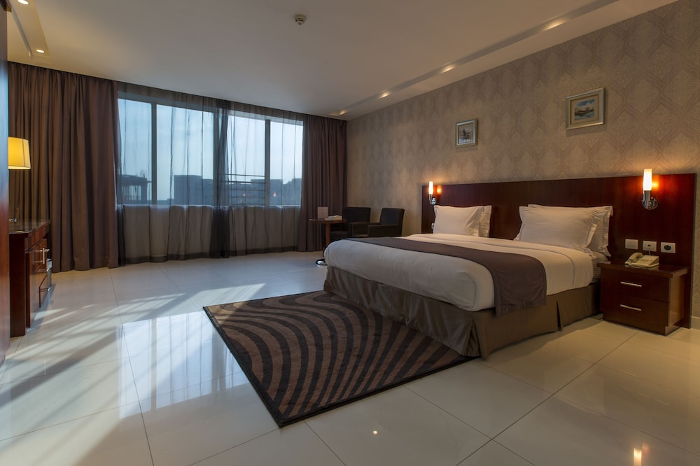 Deluxe, Studio, King Bed