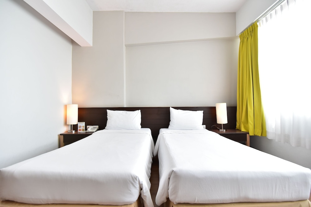 ALOHA HOTEL HAT YAI 29/66