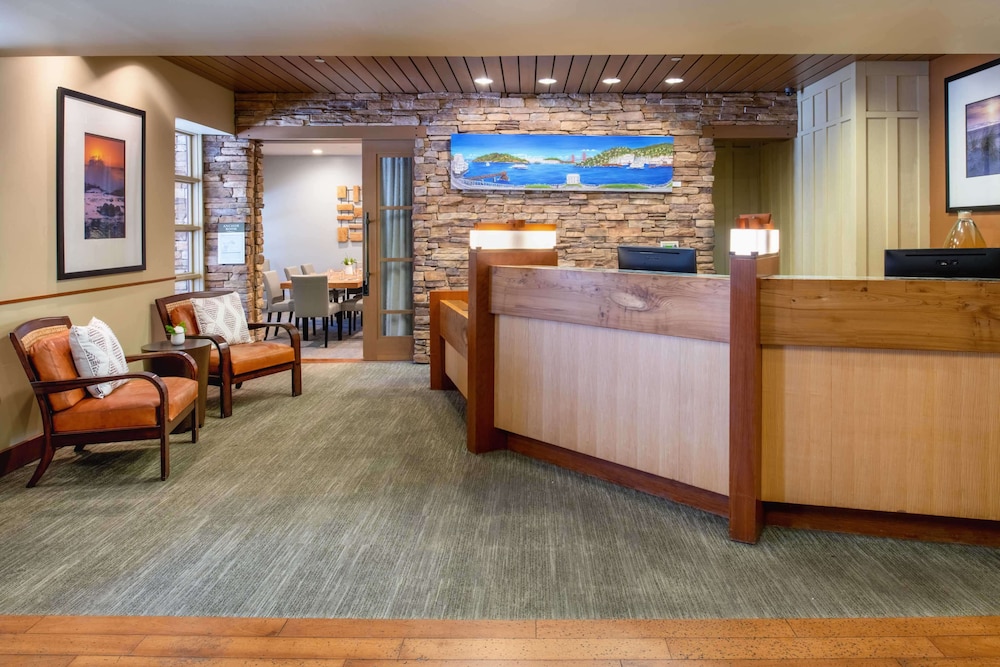 The Lodge At Tiburon 7/66