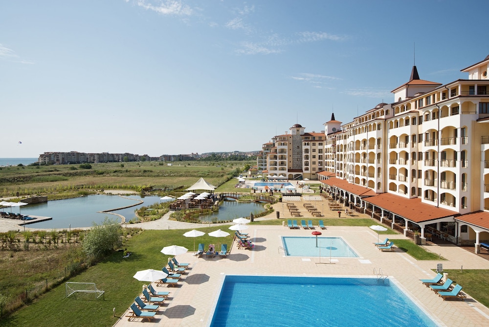 Sunrise All Suites Resort 45/49