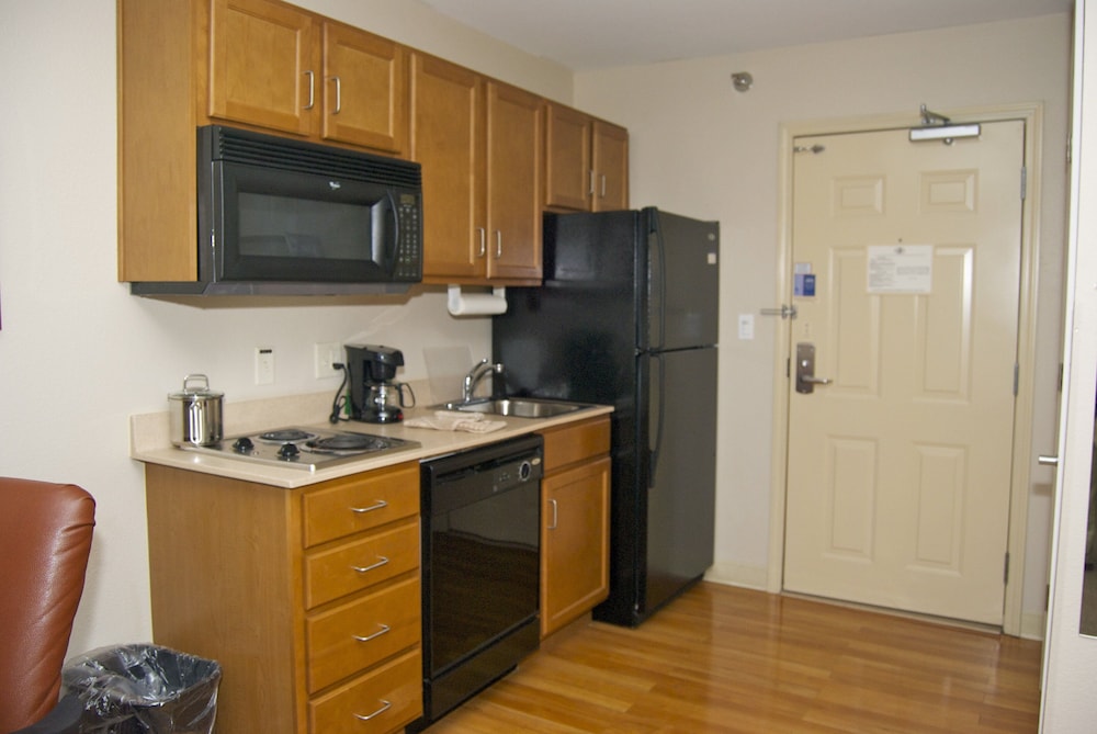 Candlewood Suites Elkhart 21/26