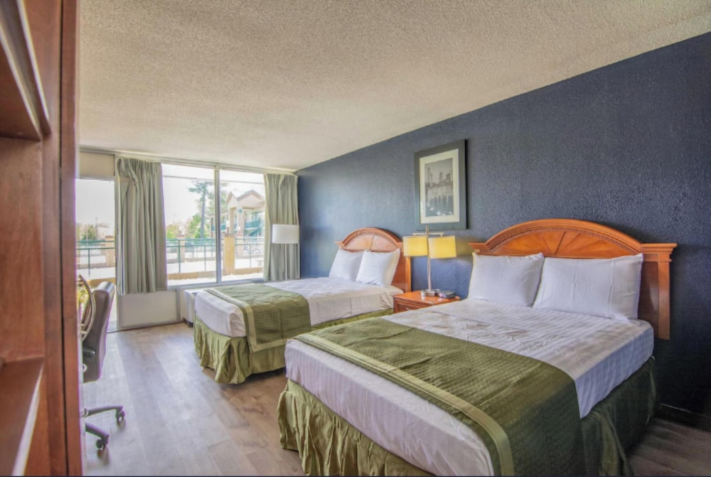 Reidsville Inn & Suites Hwy 29 6/15