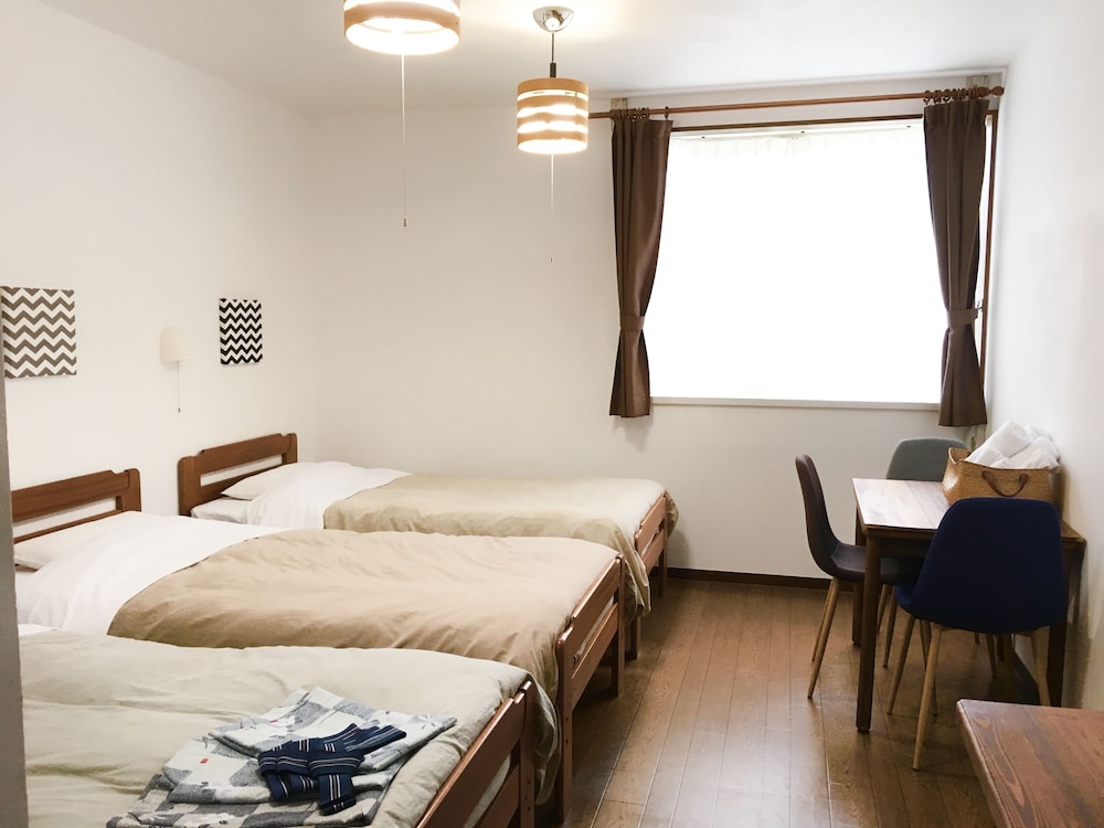 ROOM, TRIPLE