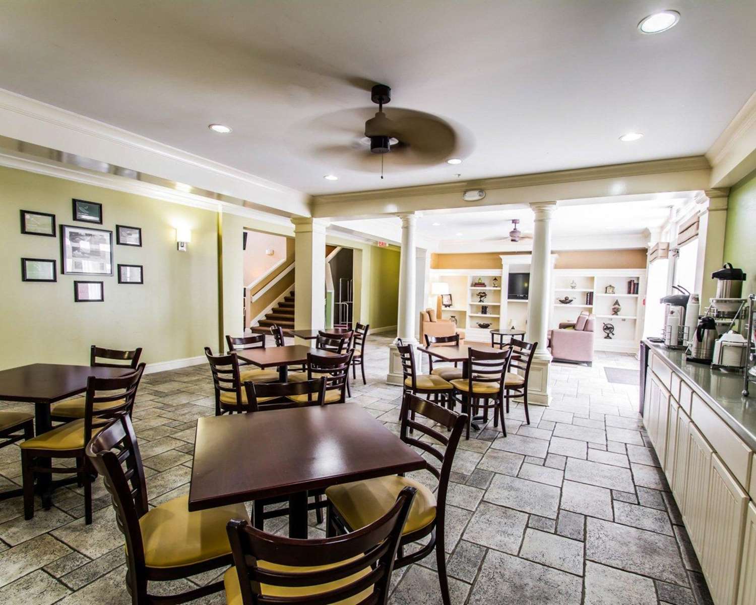 restaurant cafeteria