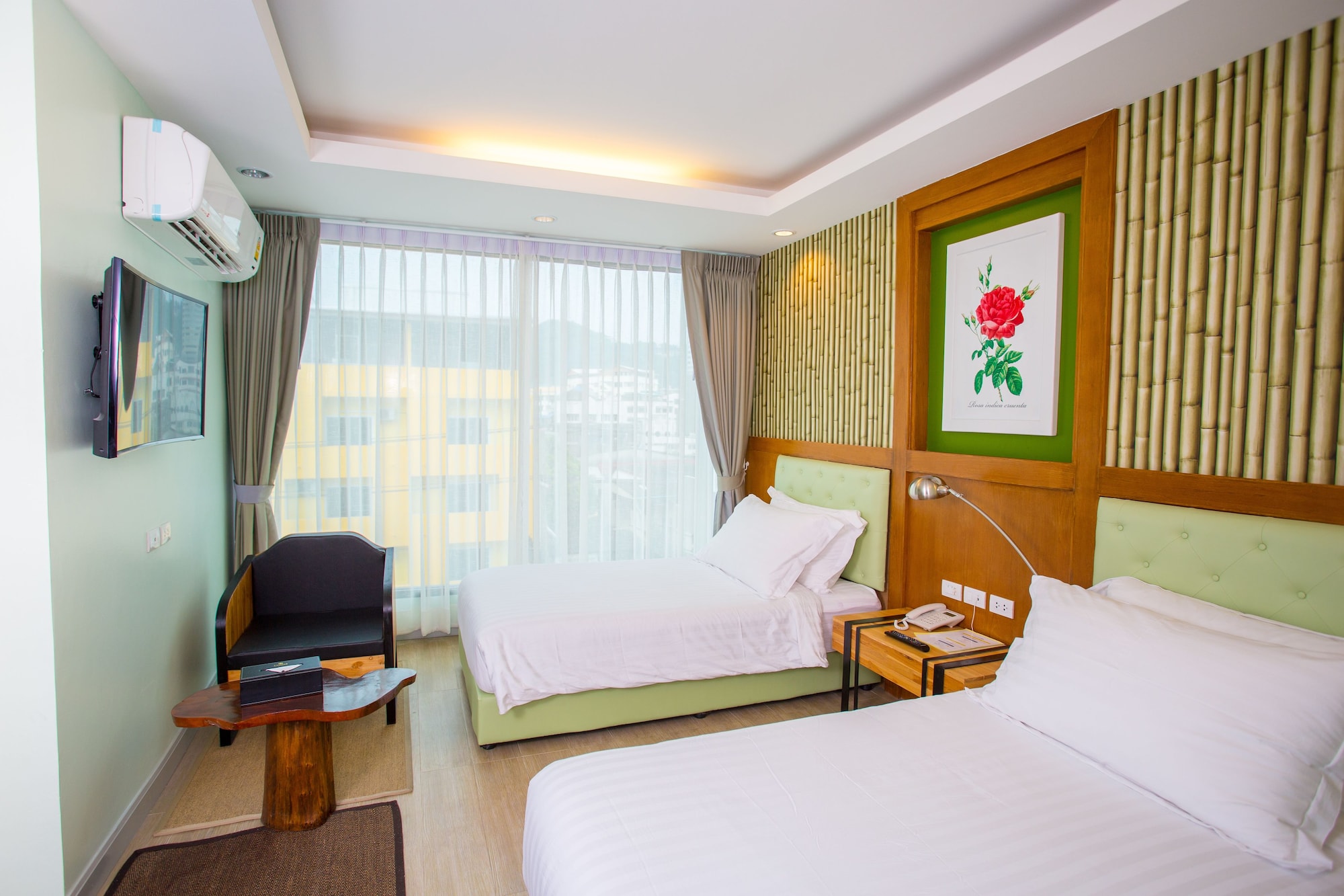 DELUXE, TWIN BEDS, BALCONY