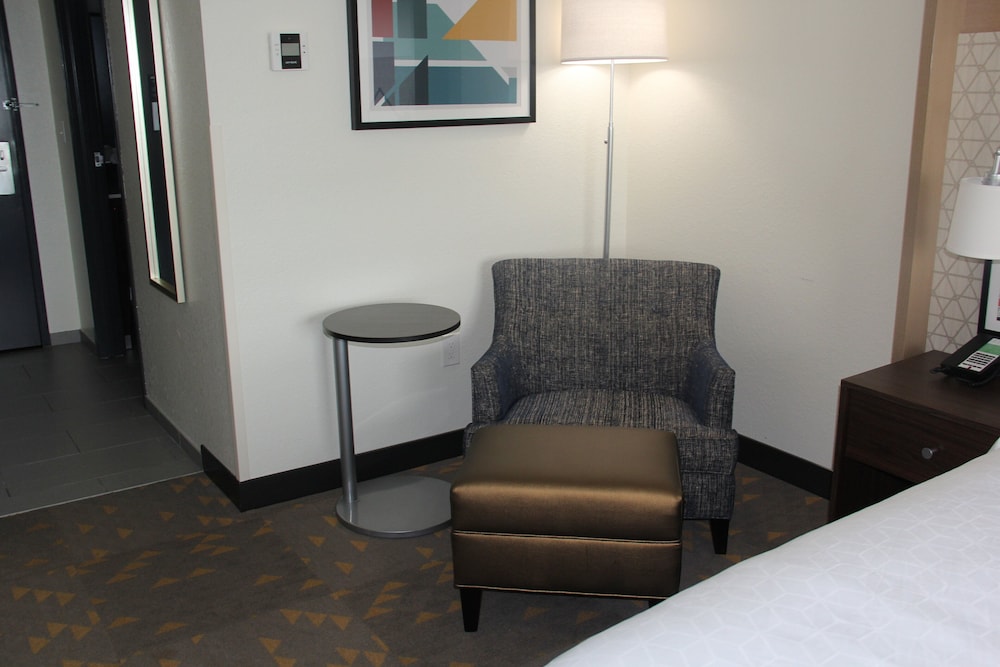 Holiday Inn Southaven Central Memphis 39/66