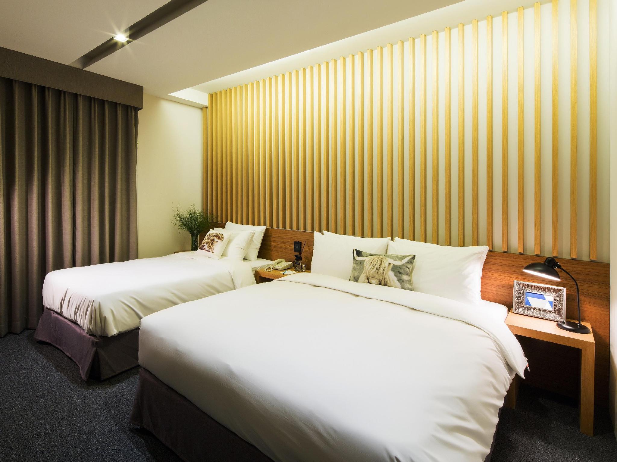 Deluxe, Twin Beds