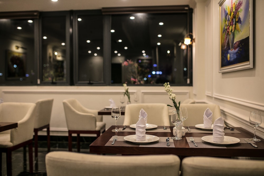 Royal St Hanoi Hotel 21/27