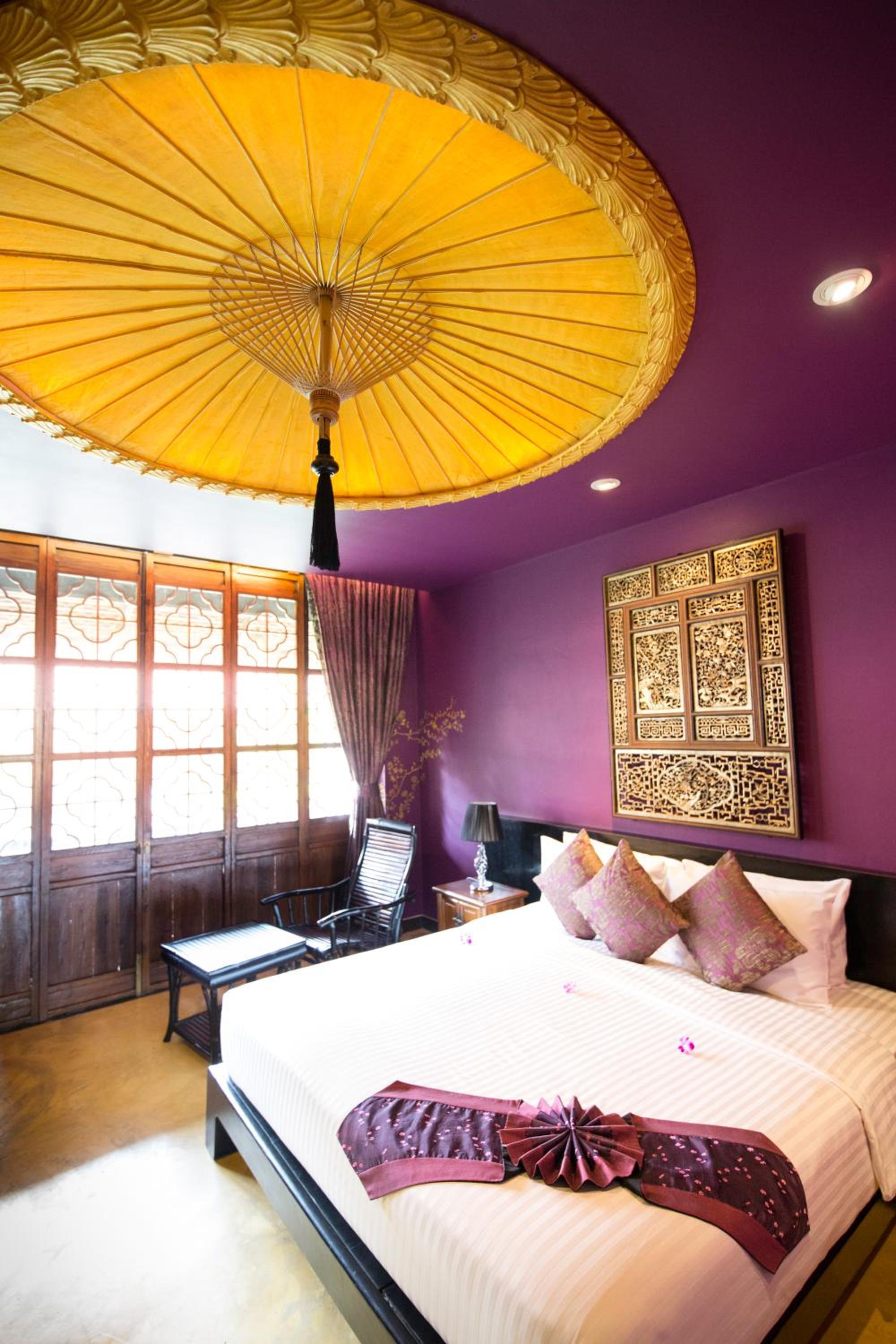 Plus, Deluxe, King Bed