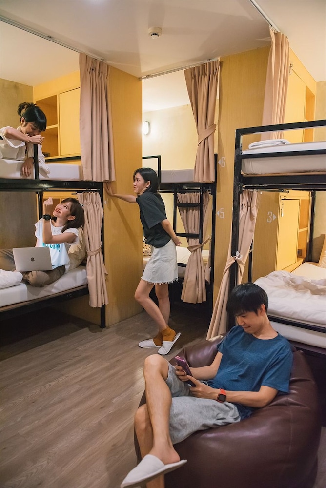 Cazz Hostel 24/50