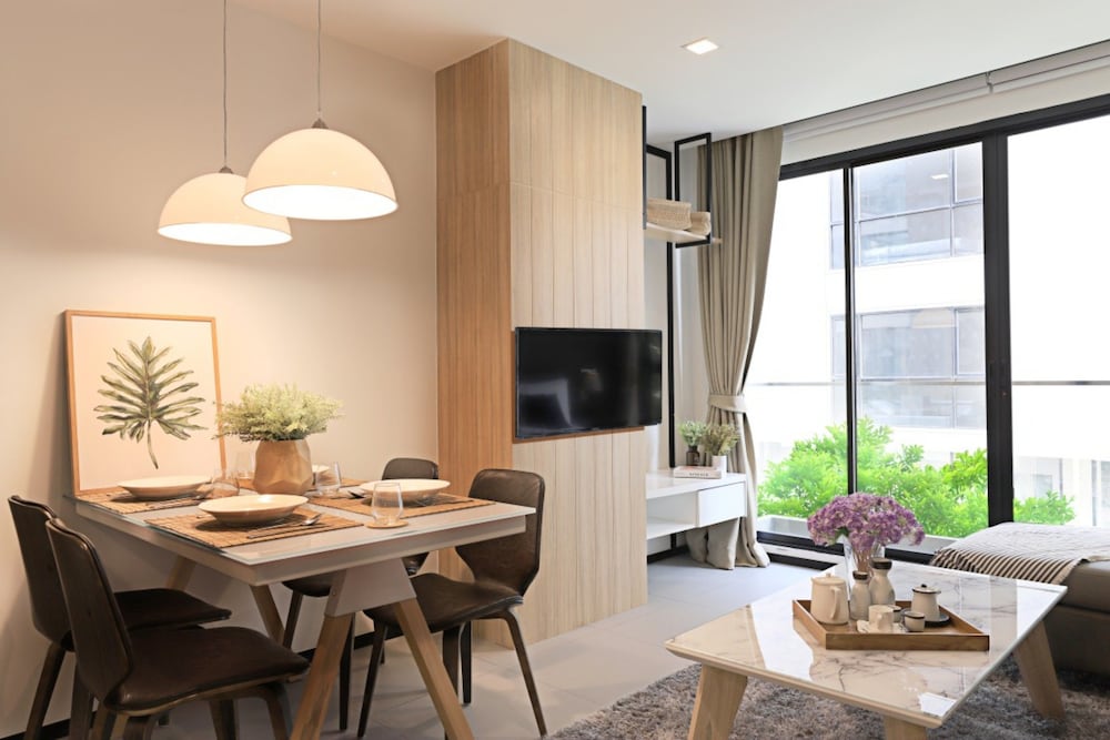 Alix Bangkok Hotel 44/77