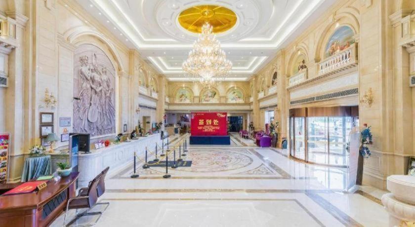 Vienna International Hotel (Foshan Flower World) 11/51