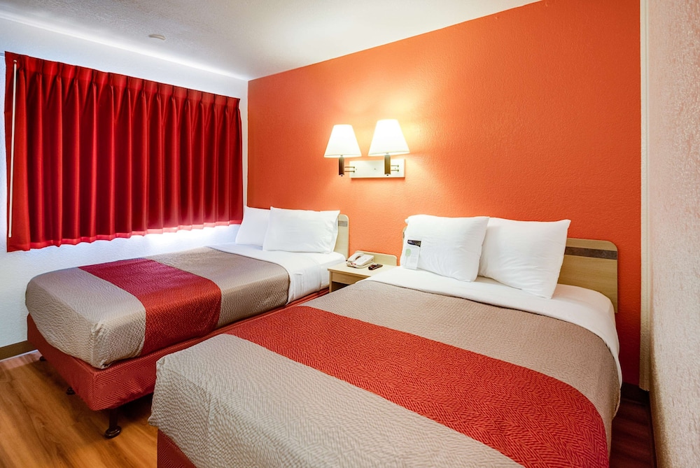 Motel6 Lenexa, KS - Kansas City Southwest 17/44