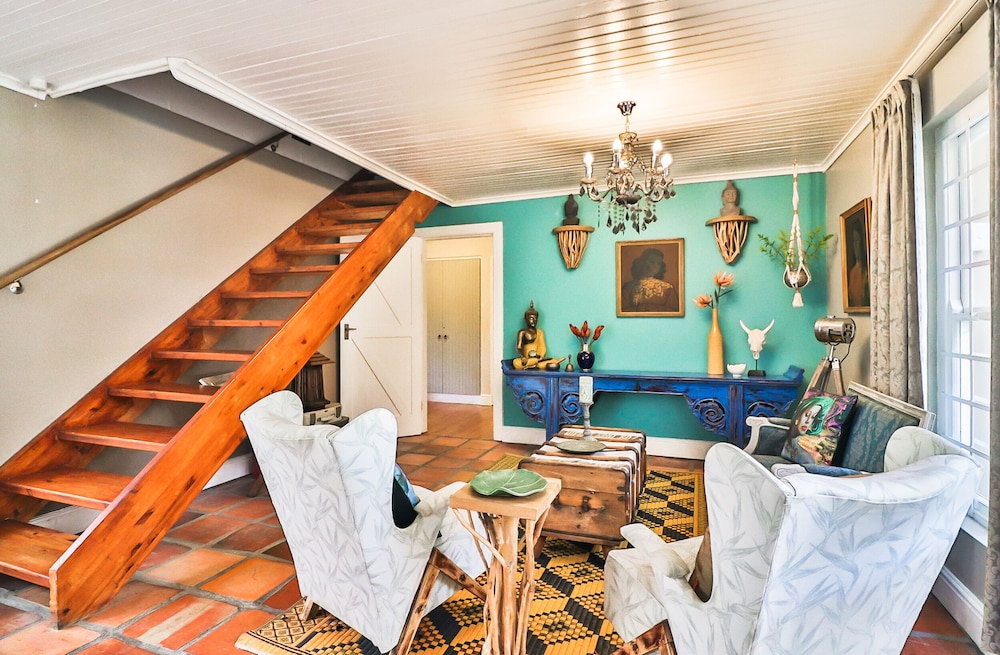 Inn Style Guesthouse 32/50
