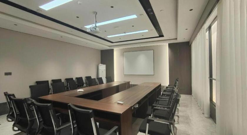 Gya Yangzhou Economic Development Zone Yangzi Jiang South Road Gaomin Temple Hotel 46/49