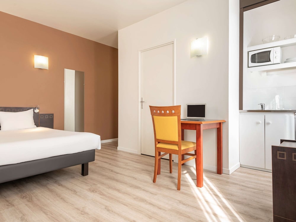 STUDIO, DOUBLE BED