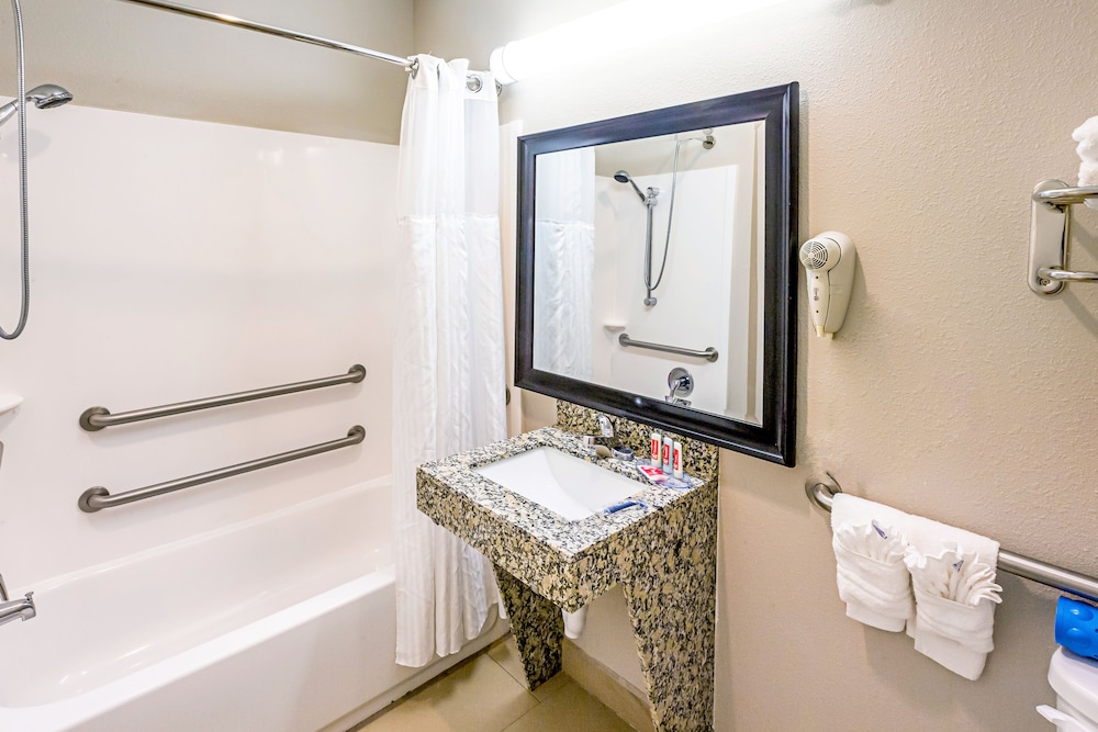 Econo Lodge Baton Rouge University Area 12/23