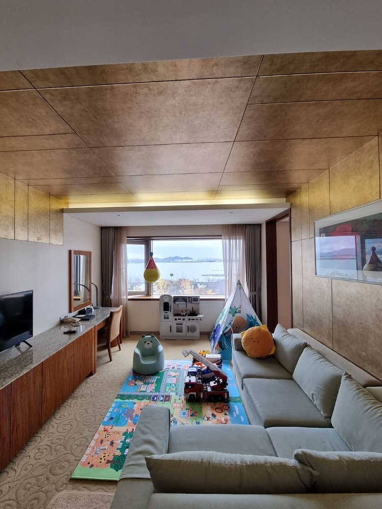 Shangria Beach Tourist Hotel 30/50