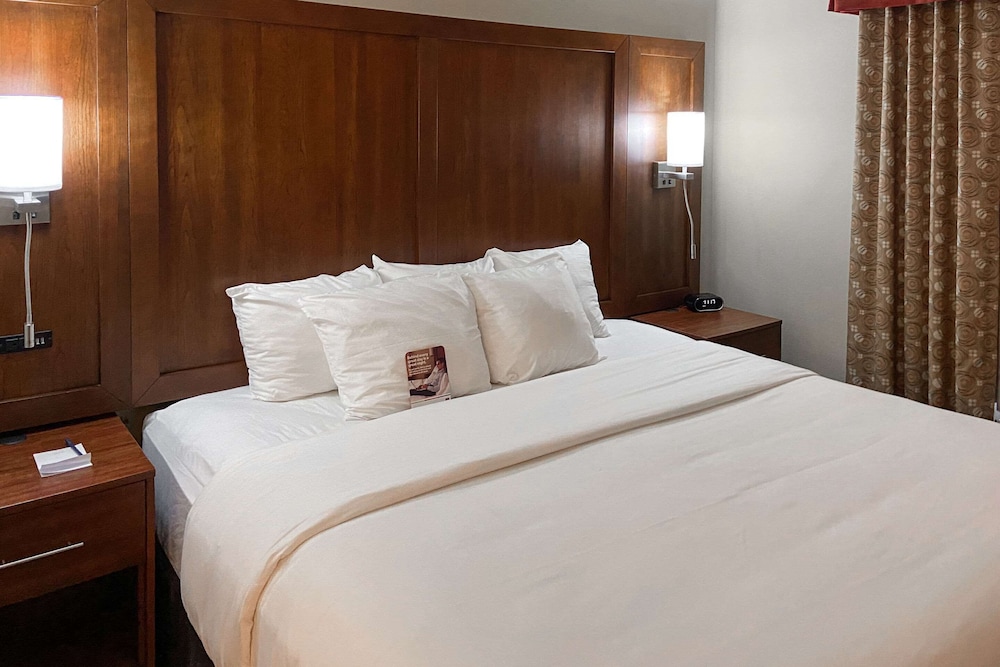 Comfort Suites Gallup East Route 66 and I-40 9/42