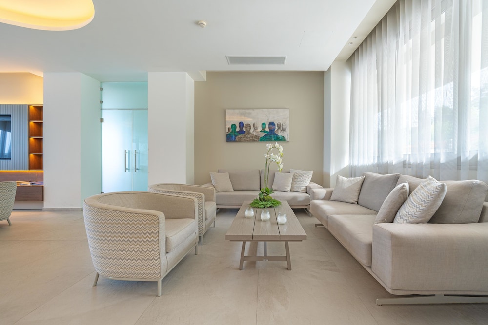 Ammon Zeus Luxury Beach Hotel 31/51