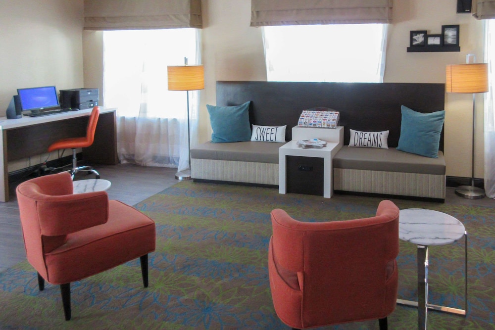 Holiday Inn Express & Suites Dania Beach - Airport Area 27/41