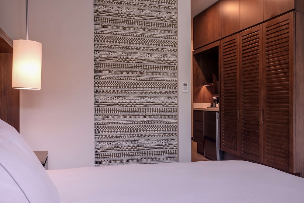 Botanika Osa Peninsula, Curio Collection by Hilton 29/73