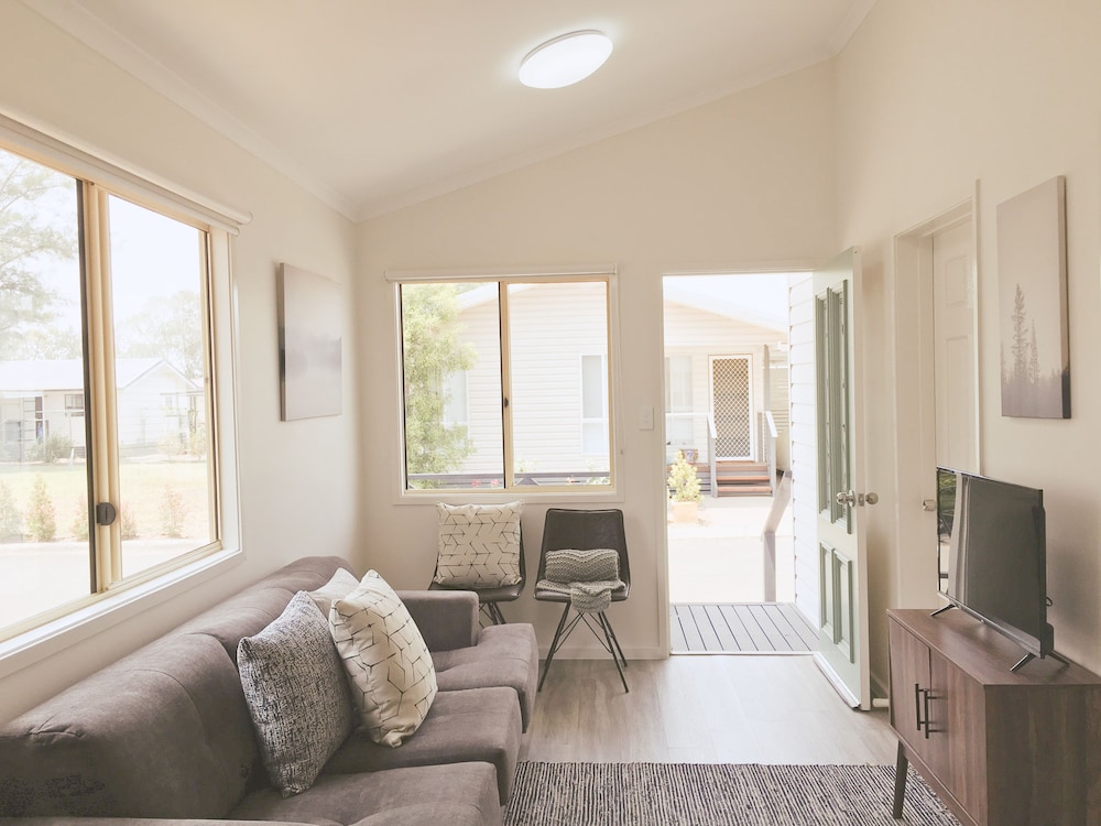 Nepean Shores Riverside Resort & Conference Centre 19/45