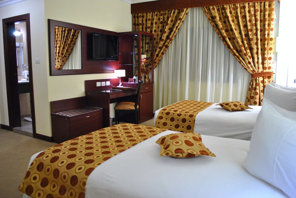 LARSA HOTEL 24/48
