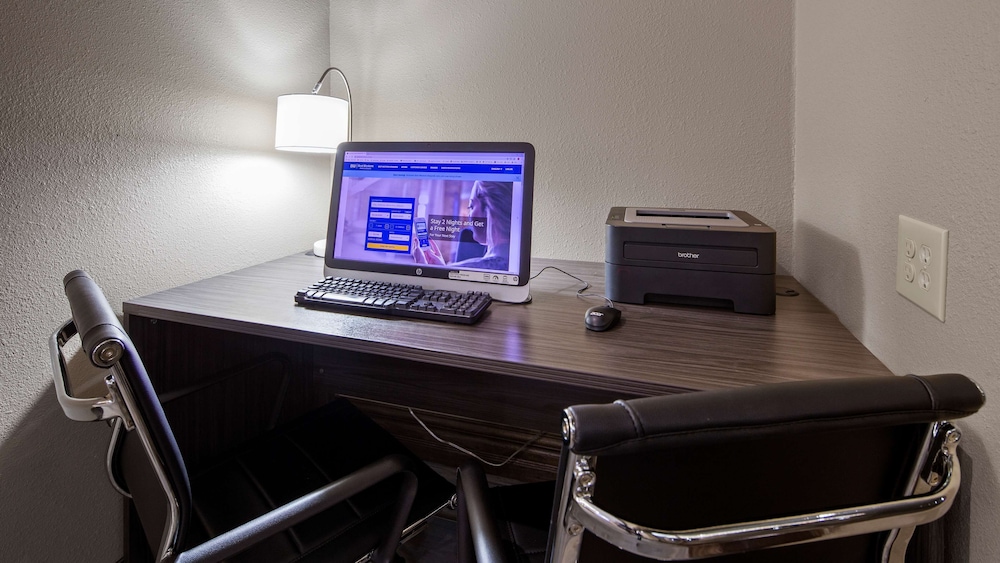 Best Western Near Lackland Afb/Seaworld 38/41
