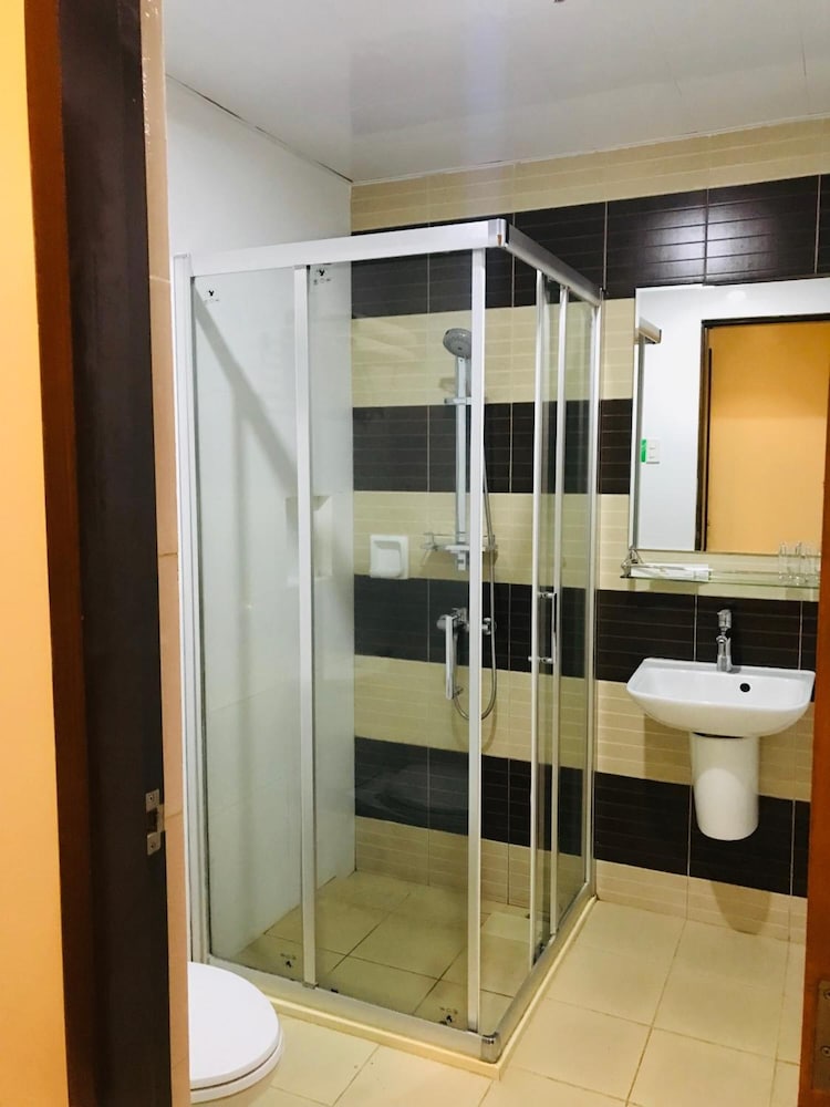 Coron Soleil Express Hotel 65/65