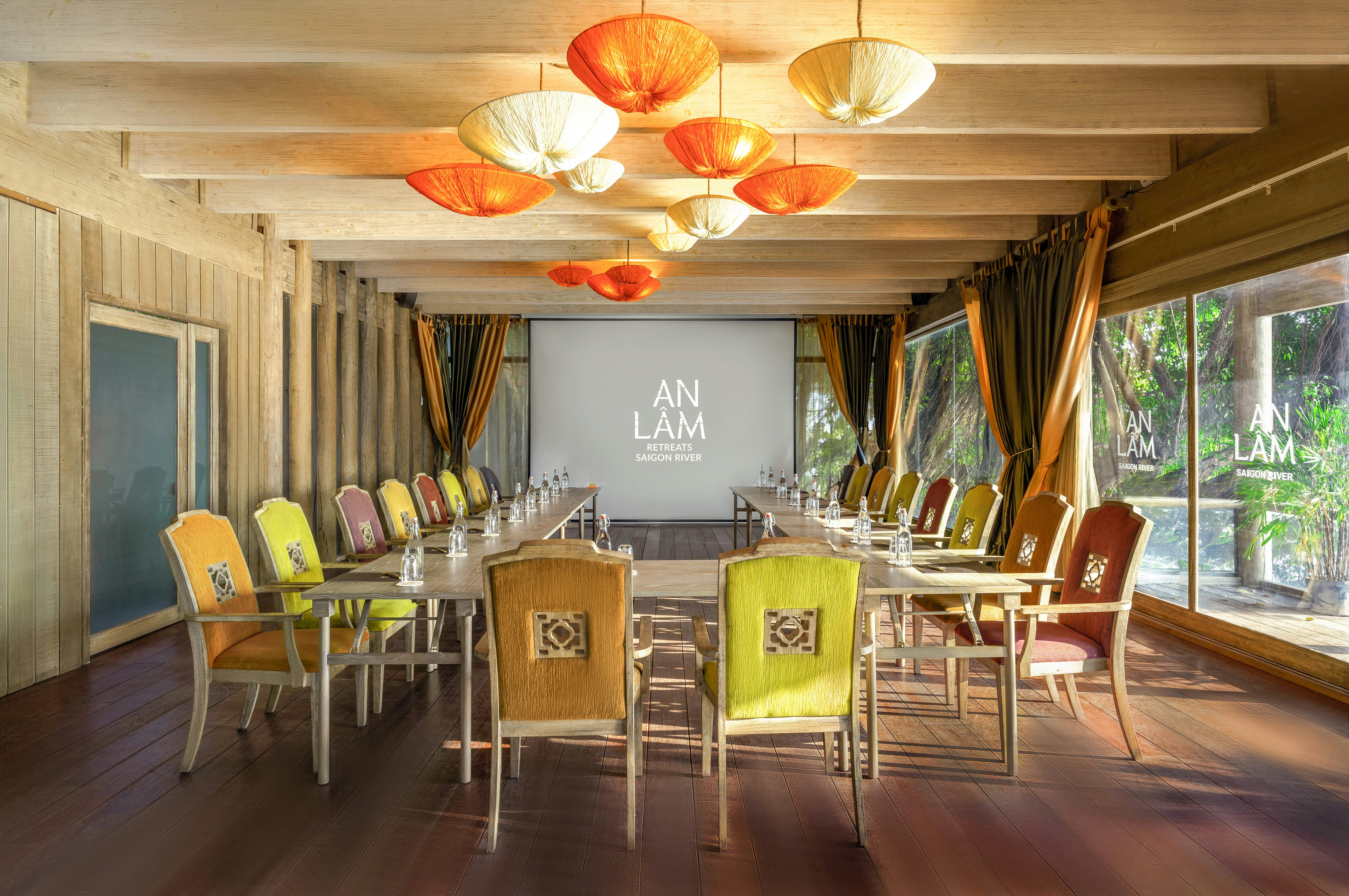 An Lam Retreats Saigon River 38/50