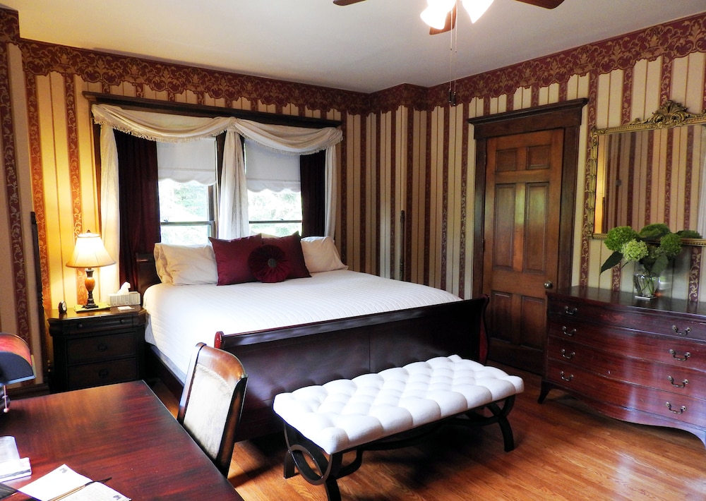 Chicago, King Bed