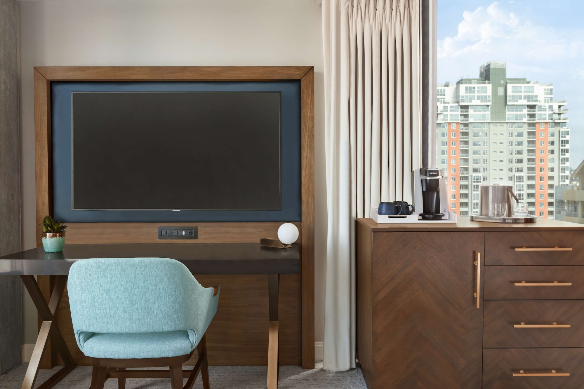 1 King Bed City View Hearing Accessible