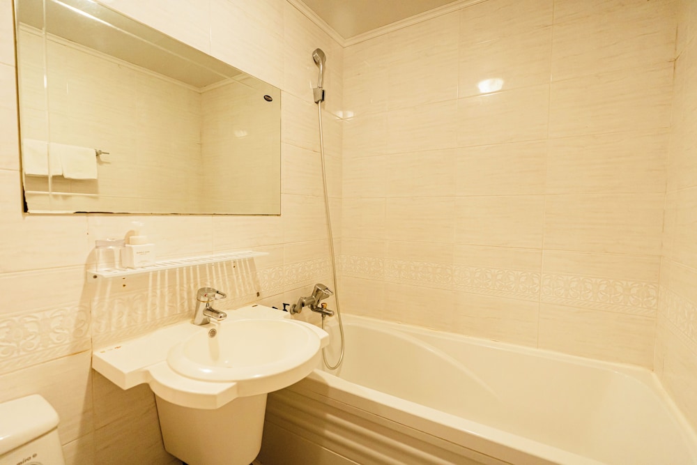 EQ Stay Hotel 49/50