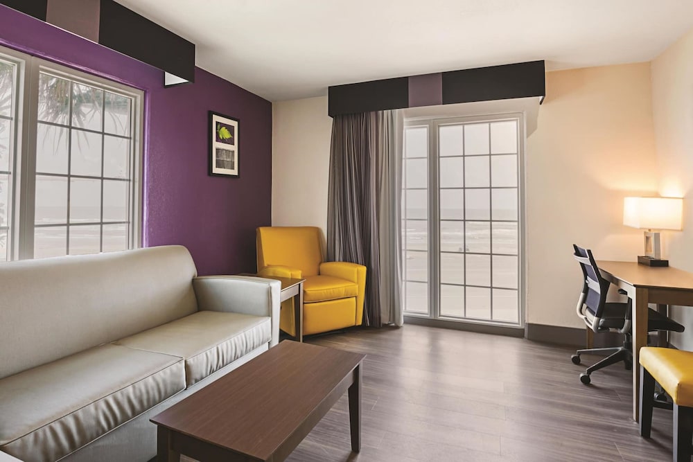 Wingate by Wyndham Galveston Beachfront at Seawall 17/32