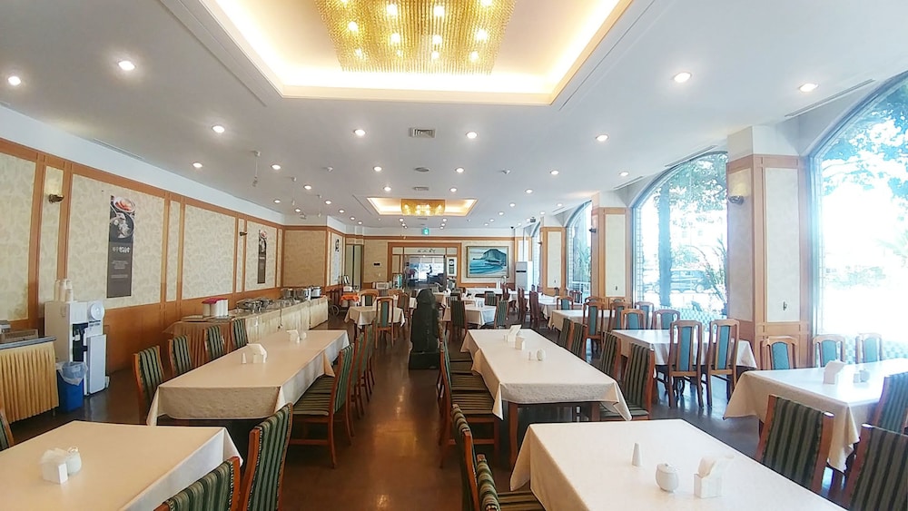 Pearl Hotel Jeju 54/63