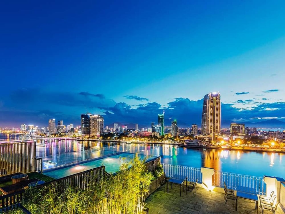 Ibiza Riverfront Hotel Da Nang 67/74