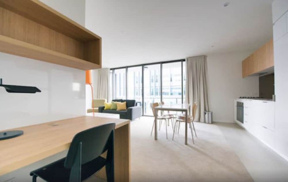 Vine Serviced Apartments 8/36