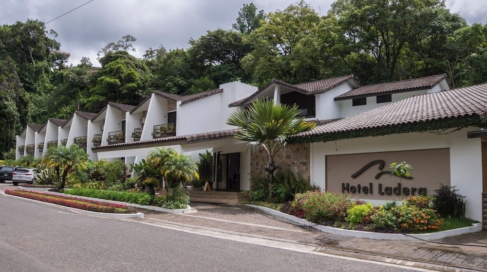 Hotel Ladera 6/50