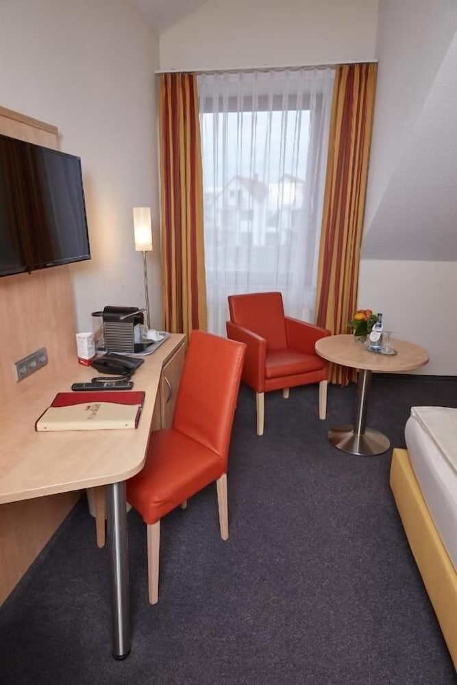 Hotel Filderland - Stuttgart Messe - Airport - Self Check-In 50/59