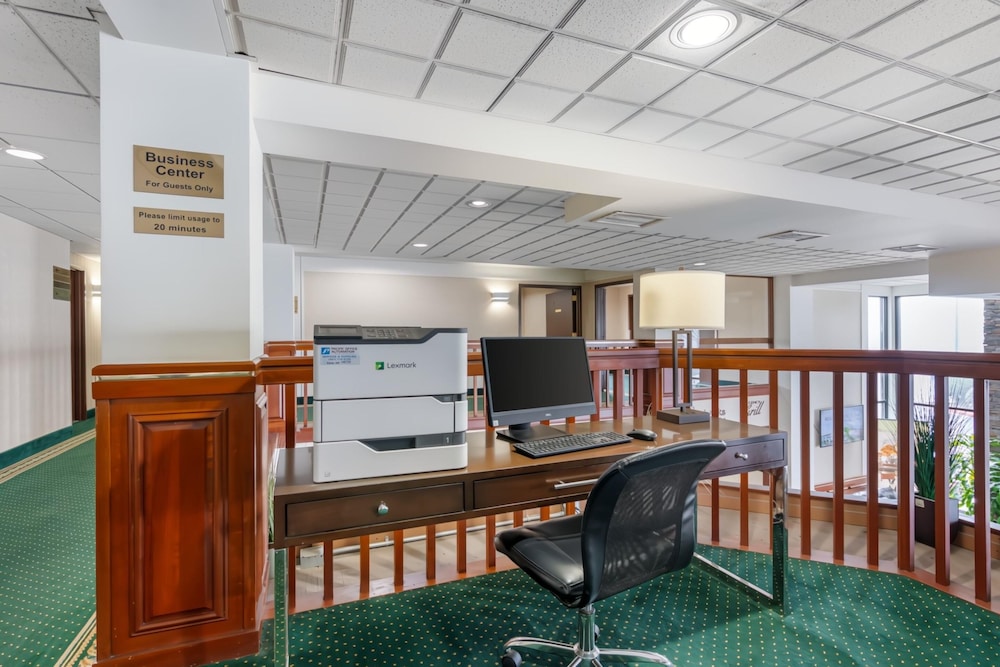 Rogue Regency Inn and Suites 68/80