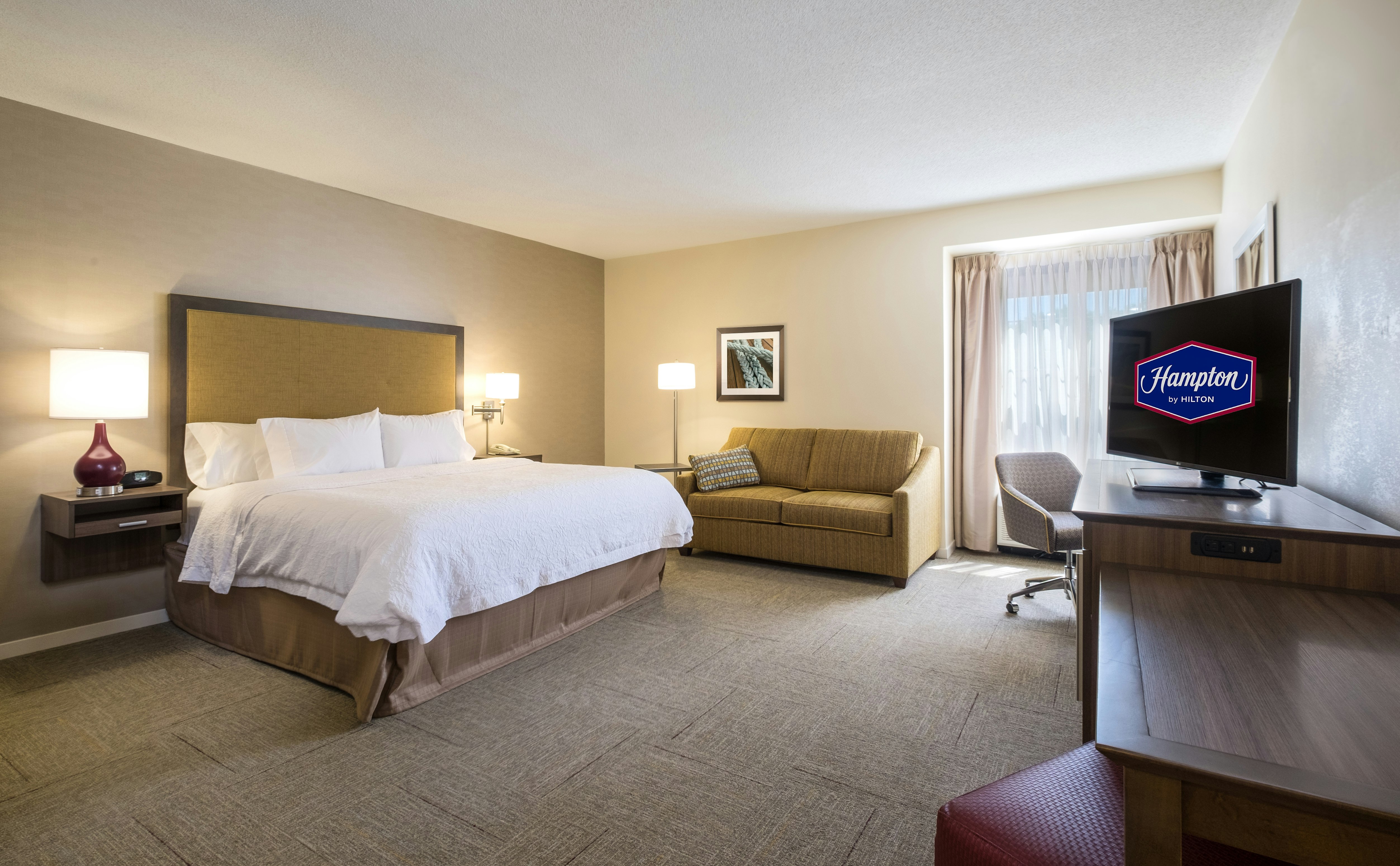Studio, King Bed, Accessible